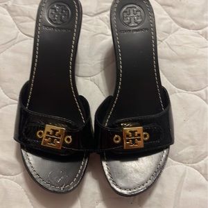 Tory Burch Black Patent Leather Sliders size 7
